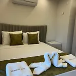 Maya Apartment *